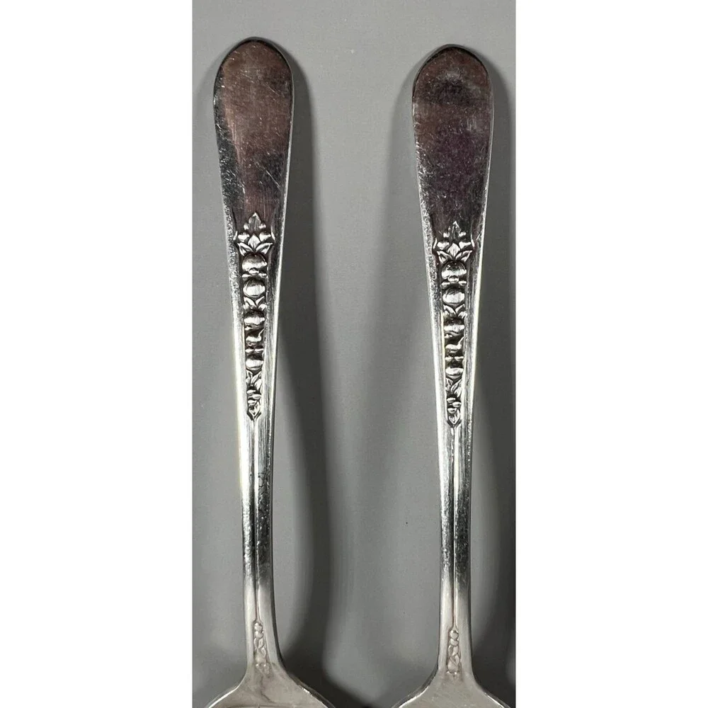SILVERWARE Wm ROGERS PRISCILLA ~ LADY ANN ~ Lot of (8) TEASPOONS 6 1/8